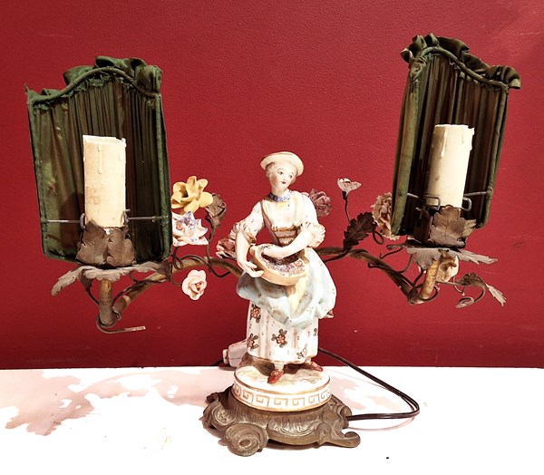 Lot 1330 - TABLE LAMP