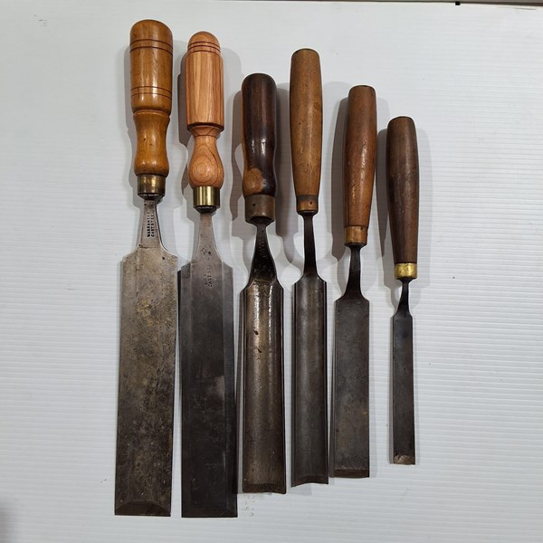 Lot 1489 - CHISELS