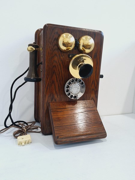 Lot 1226 - TELEPHONE