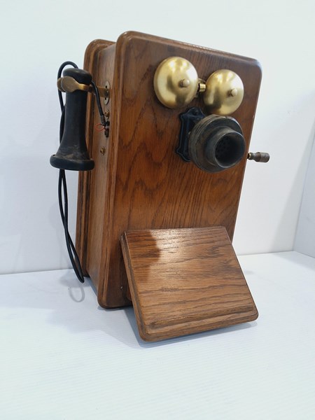 Lot 1223 - TELEPHONE