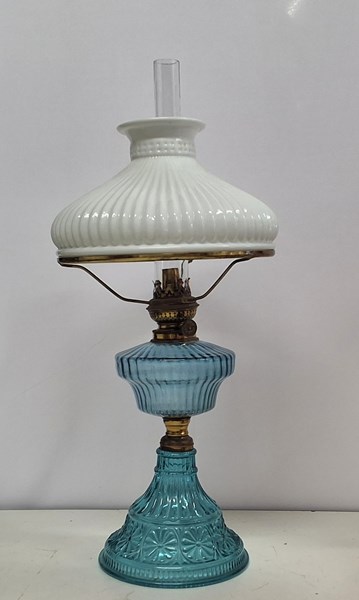 Lot 1294 - KEROSENE LAMP