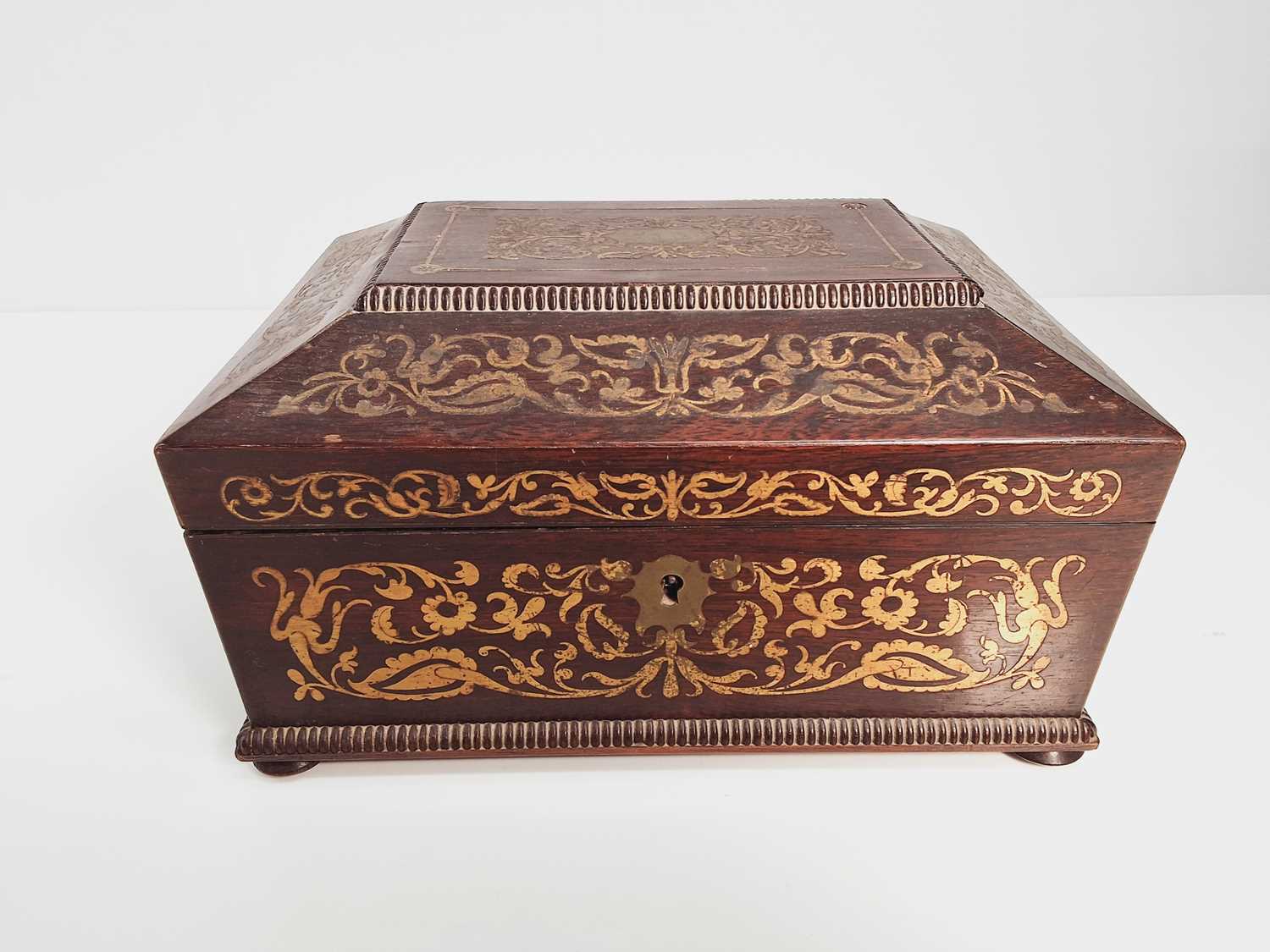 Lot 1113 - SEWING BOX