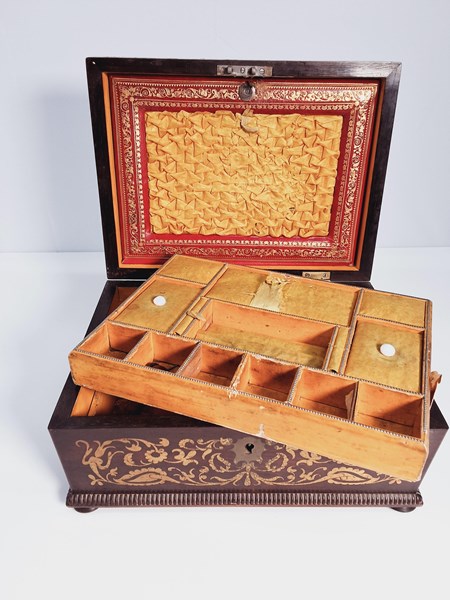 Lot 1113 - SEWING BOX