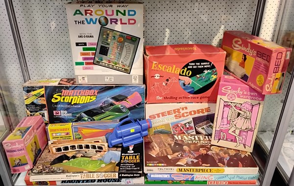 Lot 1229 - TOYS & BOARDGAMES