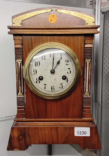 Lot 1230 - MANTEL CLOCK