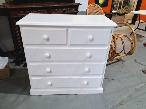 Lot 219 - CHEST OF DRAWERS