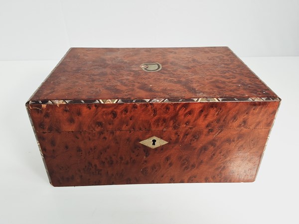 Lot 1243 - SEWING BOX