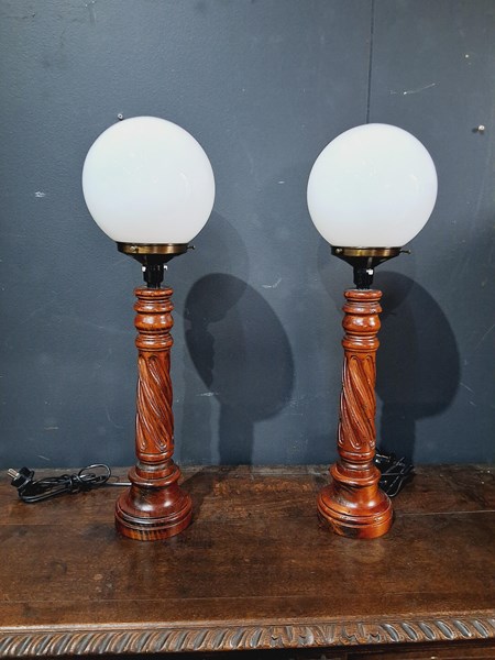 Lot 112 - LAMPS