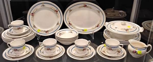 Lot 1159 - JOHNSON BROTHERS DINNER SERVICE