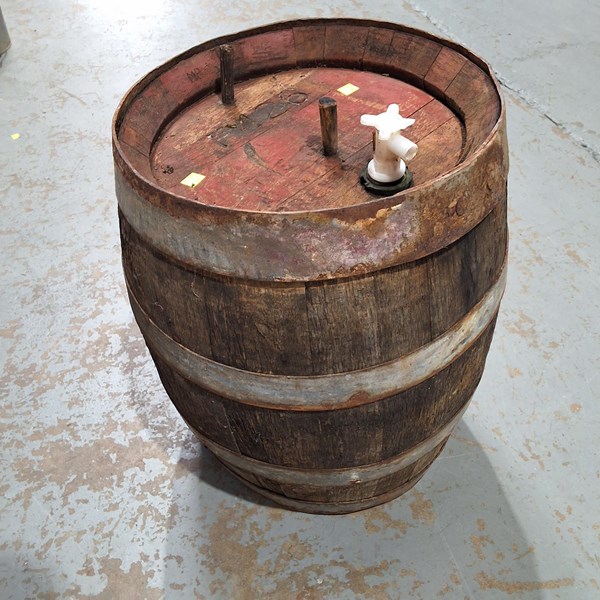 Lot 300 - OAK BARREL