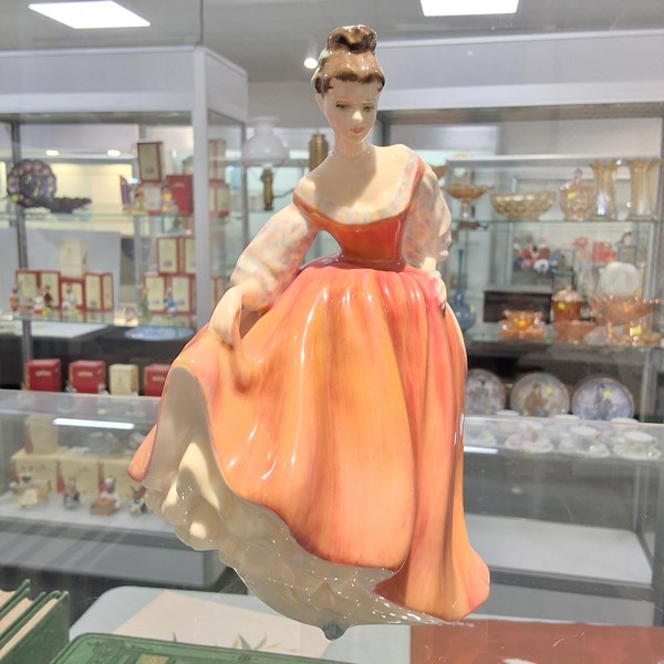 Lot 1116 - ROYAL DOULTON FIGURE