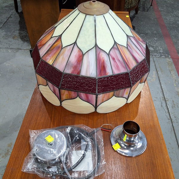 Lot 21 - LEADLIGHT SHADE