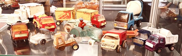 Lot 1317 - TOY TRUCKS