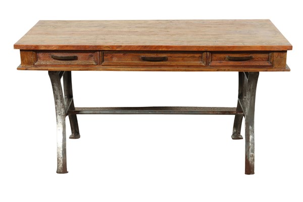 Lot 163 - DESK