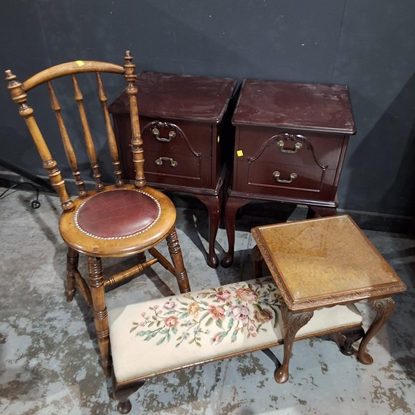 Lot 130 - FURNITURE GROUP