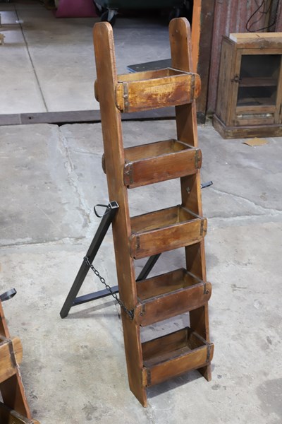 Lot 64 - PLANTER STAND