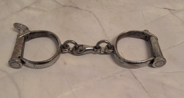 Lot 1160 - HANDCUFFS