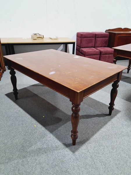 Lot 183 - DINING TABLE