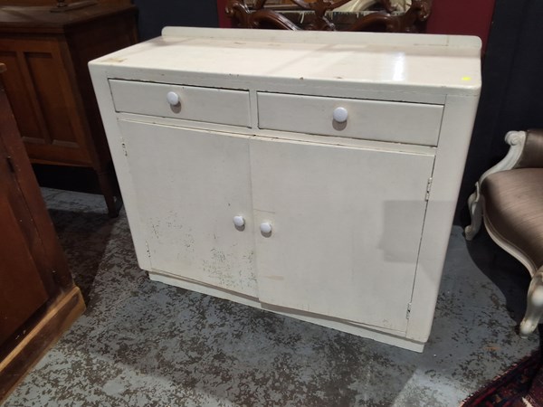 Lot 271 - CUPBOARD