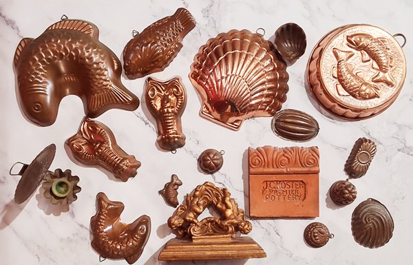 Lot 1304 - JELLY MOLDS