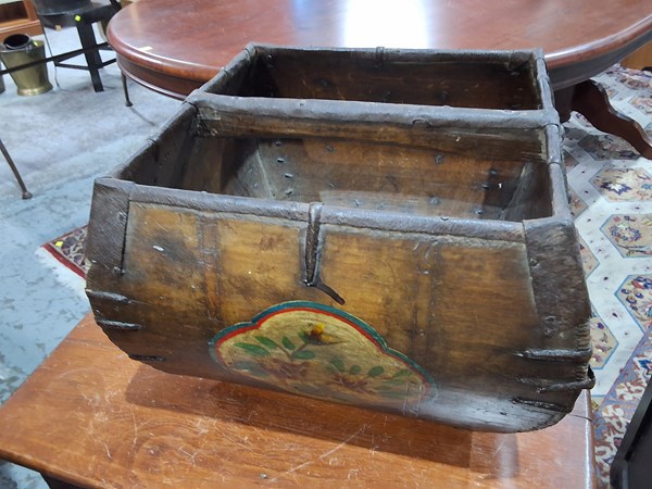 Lot 70 - WOODEN CADDY