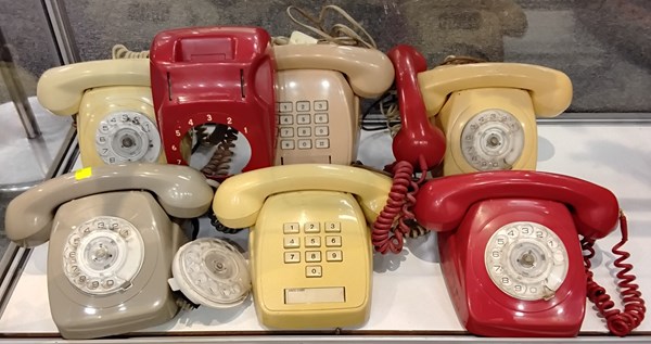 Lot 1329 - TELEPHONES