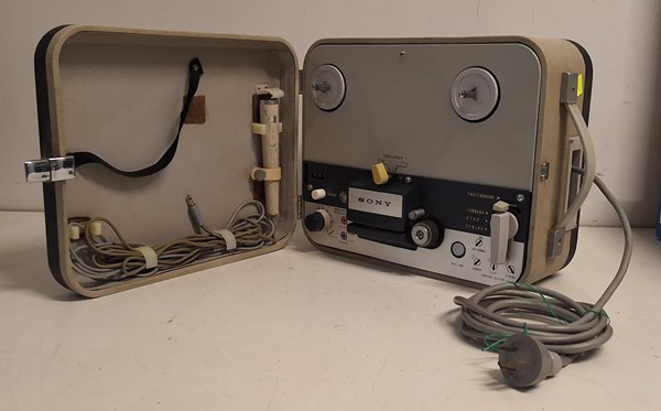 Lot 1251 - SONY TAPE RECORDER