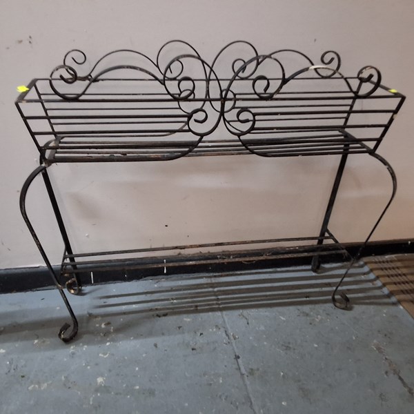 Lot 282 - PLANTER STAND