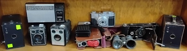 Lot 1366 - VINTAGE CAMERAS