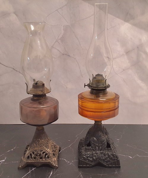 Lot 1242 - KEROSENE LAMPS