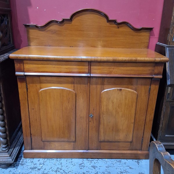 Lot 7 - CEDAR CHIFFONIER