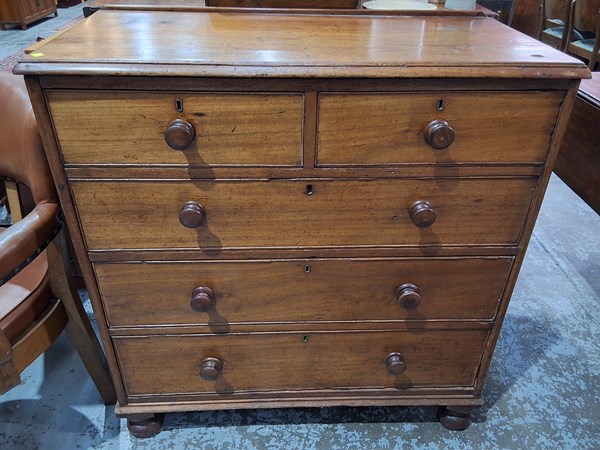 Lot 85 - CHEST OF DRAWERS