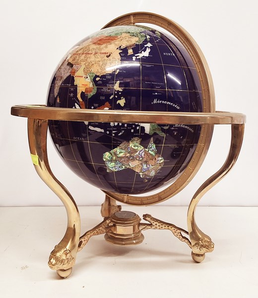 Lot 1062 - WORLD GLOBE