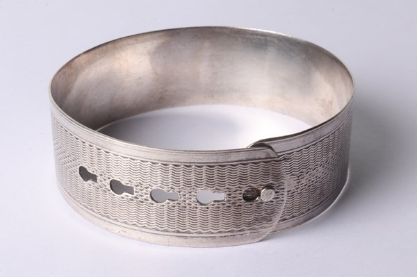 Lot 1030 - SILVER BANGLE