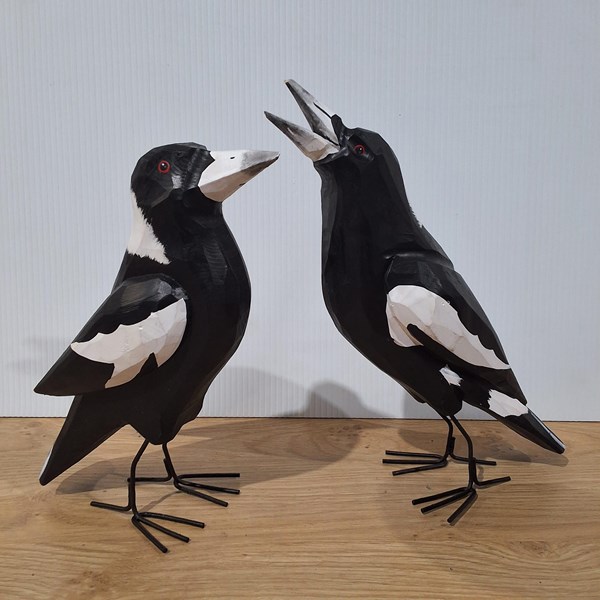 Lot 25 - MAGPIE ORNAMENTS