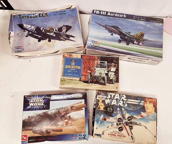 Lot 1220 - SCALE MODEL KITS