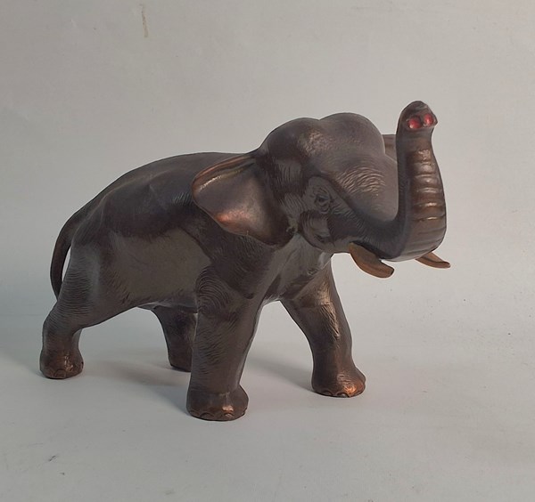 Lot 1021 - BRONZE ELEPHANT