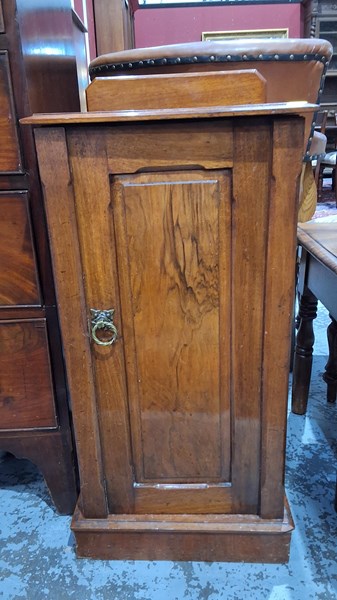 Lot 89 - POT CUPBOARD