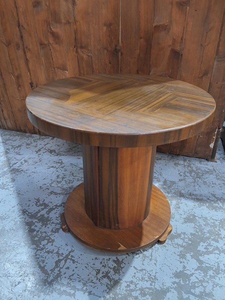 Lot 126 - COFFEE TABLE