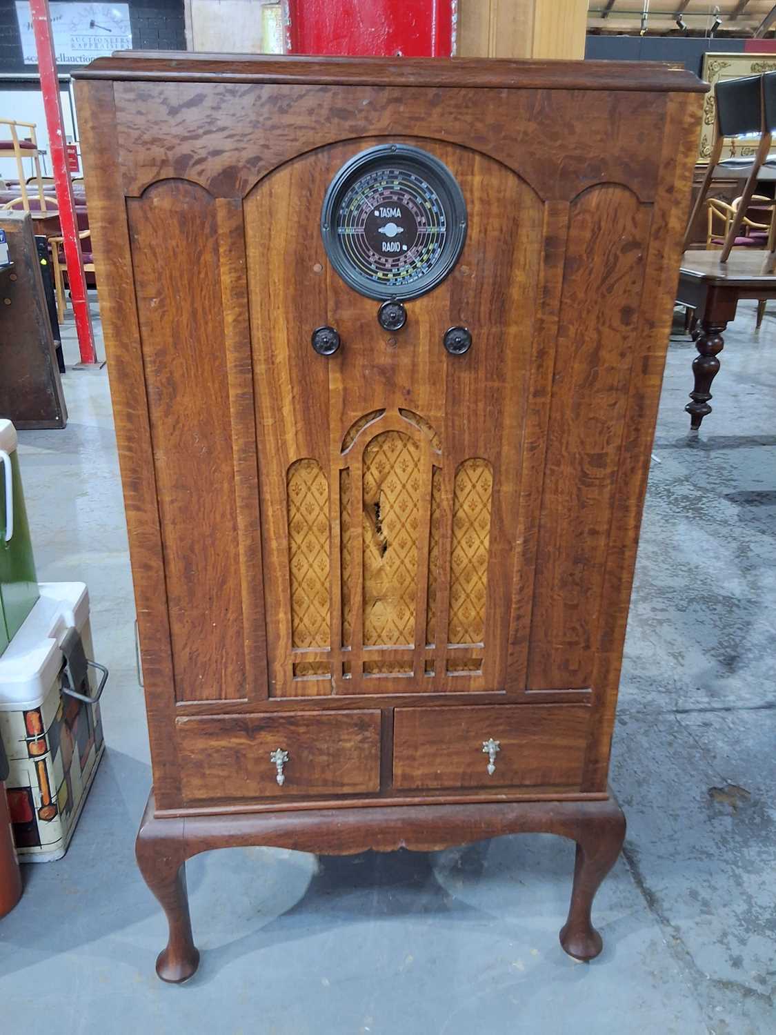 Lot 154 - CONSOLE RADIO