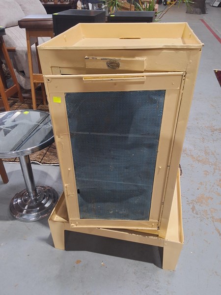 Lot 246 - COOLGARDIE MEAT SAFE