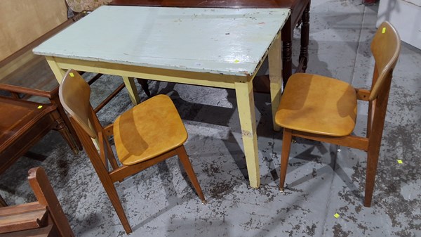 Lot 116 - TABLE & CHAIRS