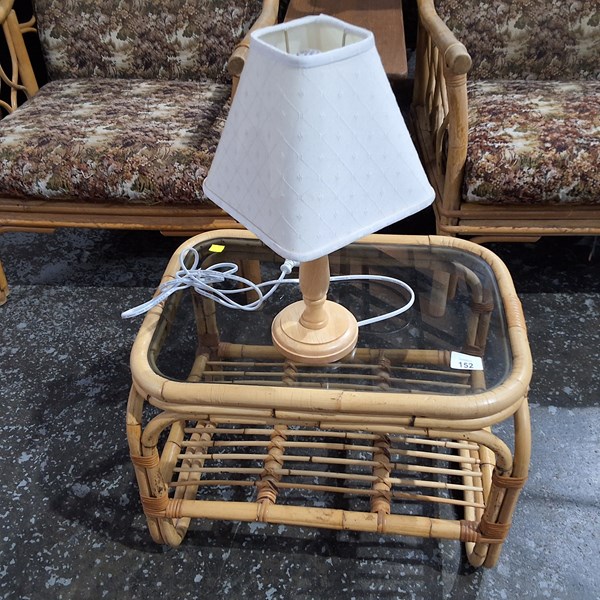 Lot 152 - LAMP AND LAMP TABLE