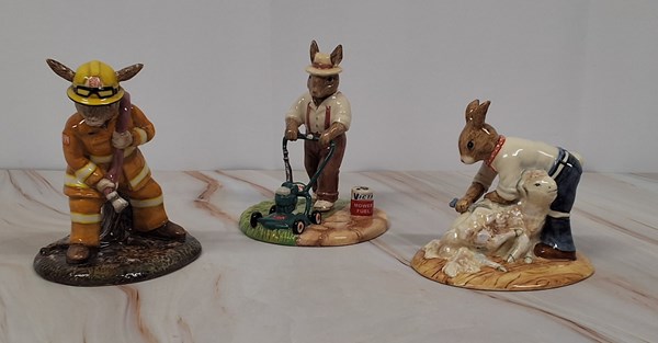 Lot 1104 - BUNNYKINS FIGURINES