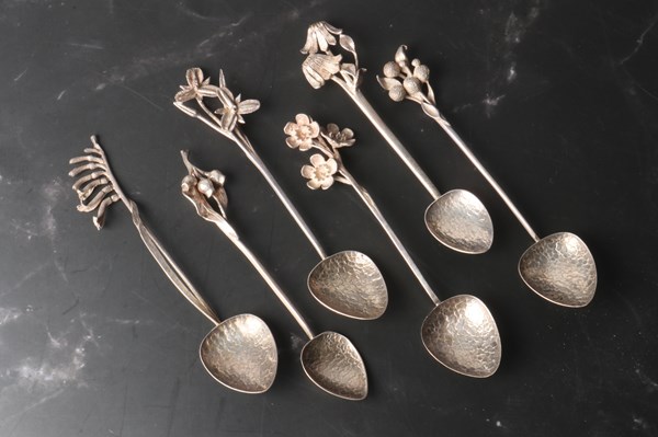 Lot 1028 - SILVER SPOONS