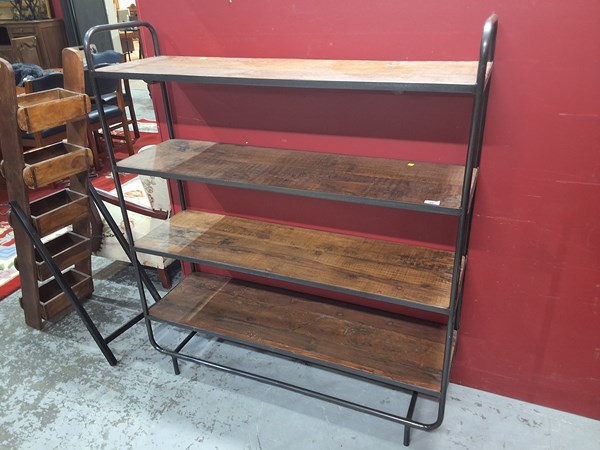 Lot 49 - BOOT MAKERS RACK