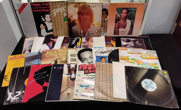 Lot 1180 - VINYL RECORDS