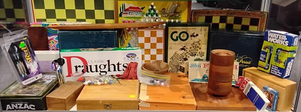 Lot 1323 - BOARD GAMES