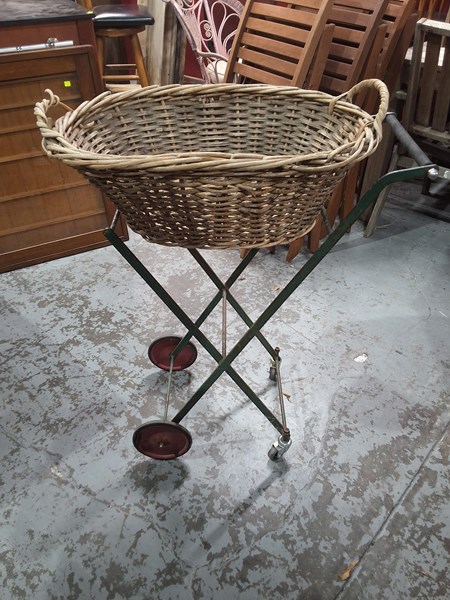 Lot 110 - LAUNDRY TROLLEY