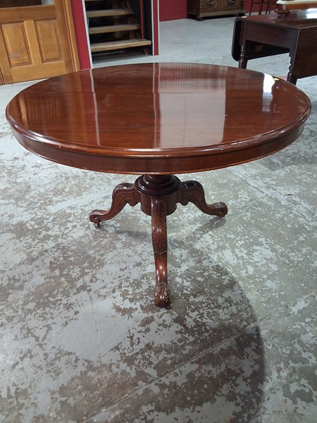 Lot 94 - CEDAR DINING TABLE